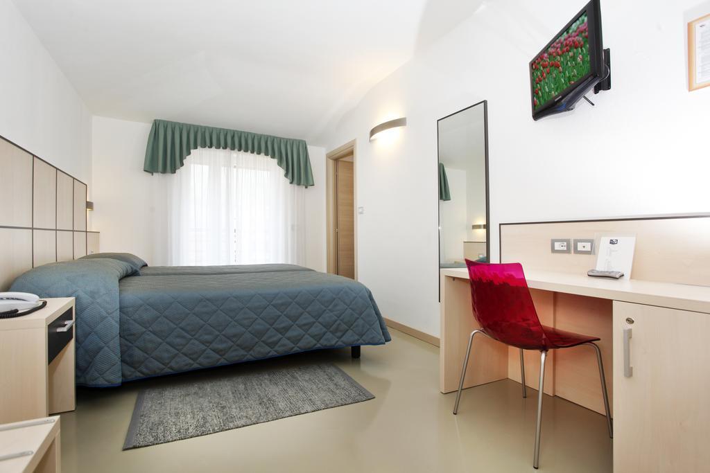 Hotel Miorelli Torbole Sul Garda Εξωτερικό φωτογραφία