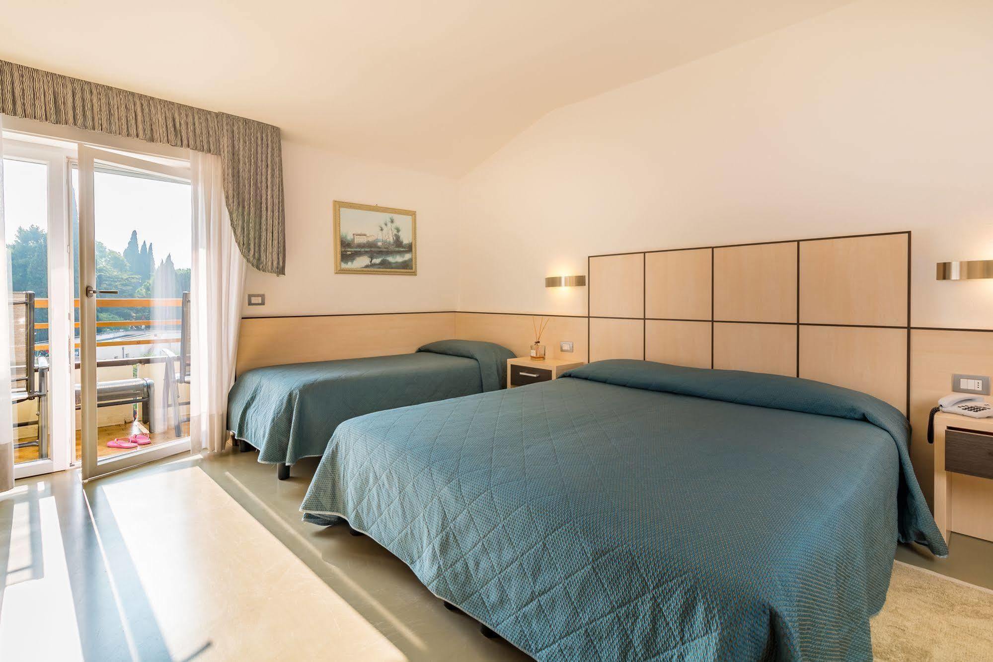 Hotel Miorelli Torbole Sul Garda Εξωτερικό φωτογραφία